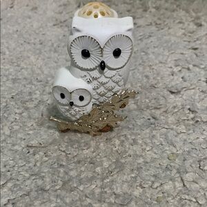 Bath & Body Works White Owl Freshener plug in